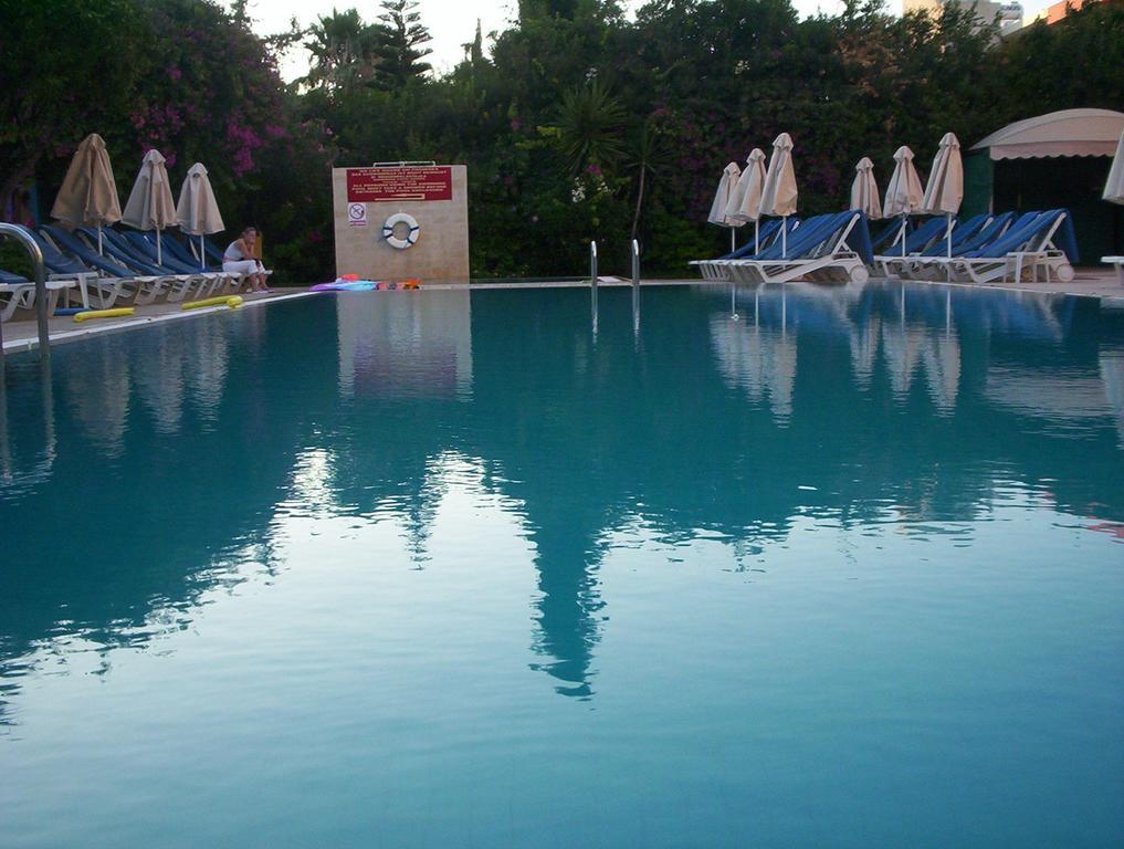 Jasmine Hotel Apartments Limassol Exteriör bild